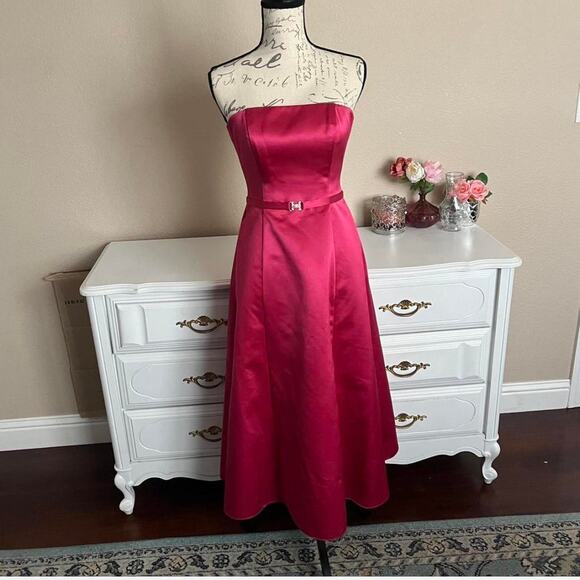 Hot pink strapless midi evening gown - Picture 1 of 6